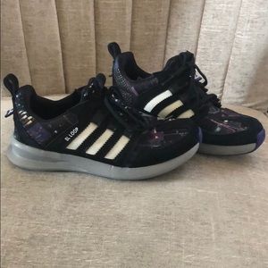 Adidas woman tennis shoes